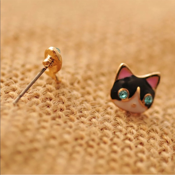 🐈 🐠Cat & Fish Whimsical Mismatched Earrings🐈 🐠 - Picture 5 of 8
